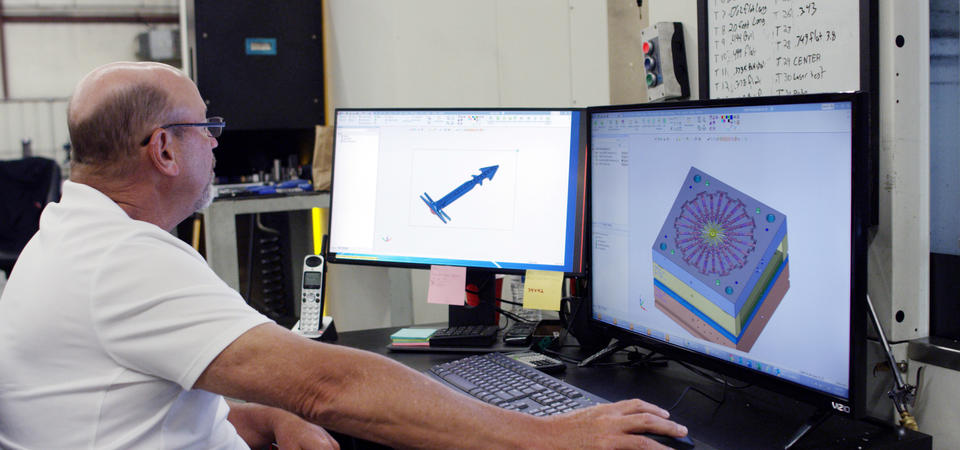 Dave VanDeLaare, concepteur principal de moules, conçoit un moule dans Cimatron.