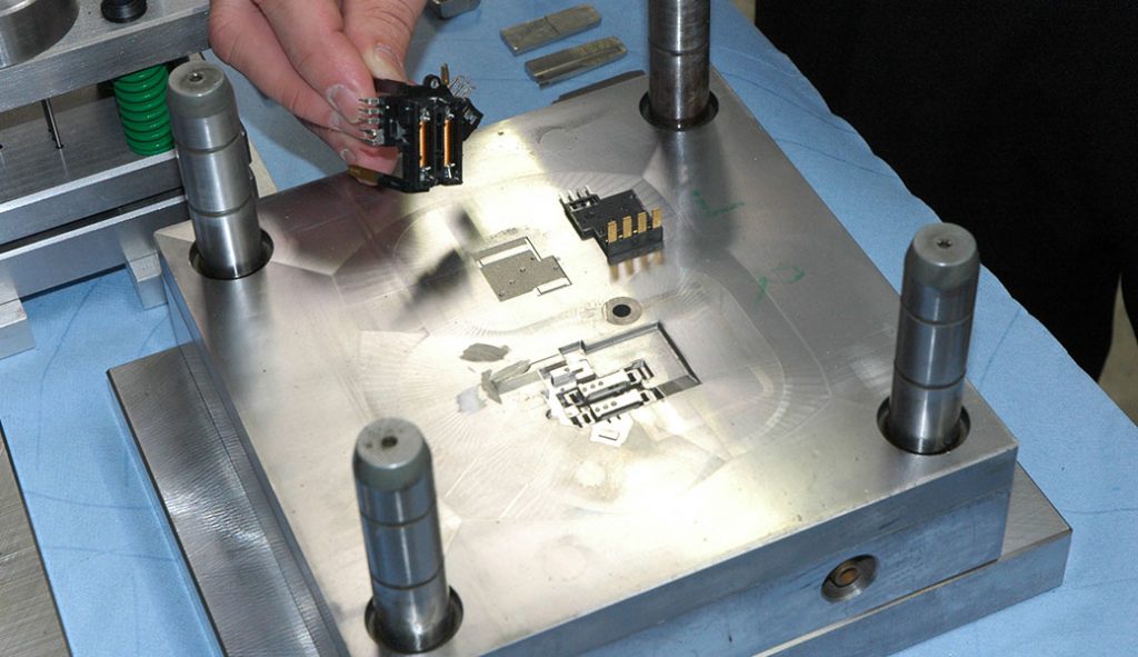 Mechatronik-Teile sind Know-how-intensive Produkte, für die wir die Werkzeuge selbst fertigen“, erklärt der Werkzeugbauleiter.